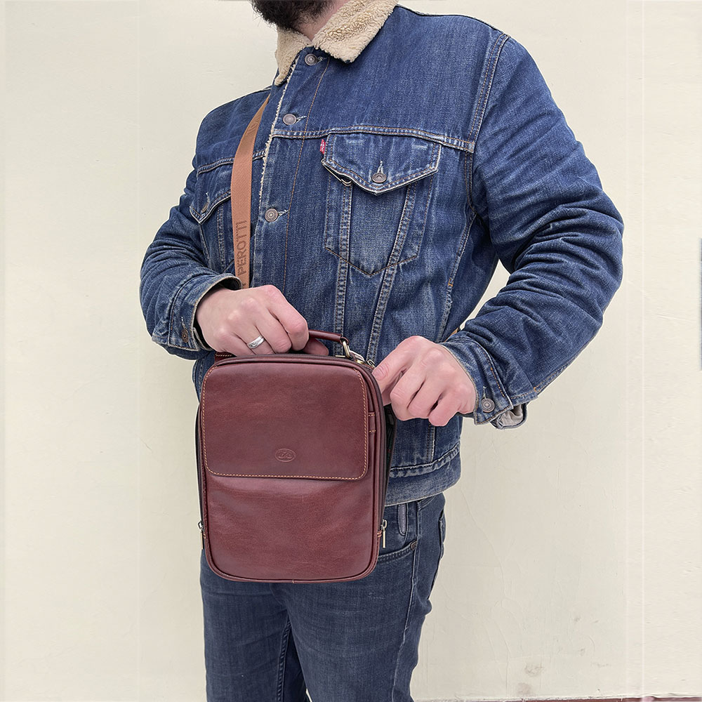 Коричнева шкіряна сумка формату А4 TONY PEROTTI Vernazza 6023-19 moro